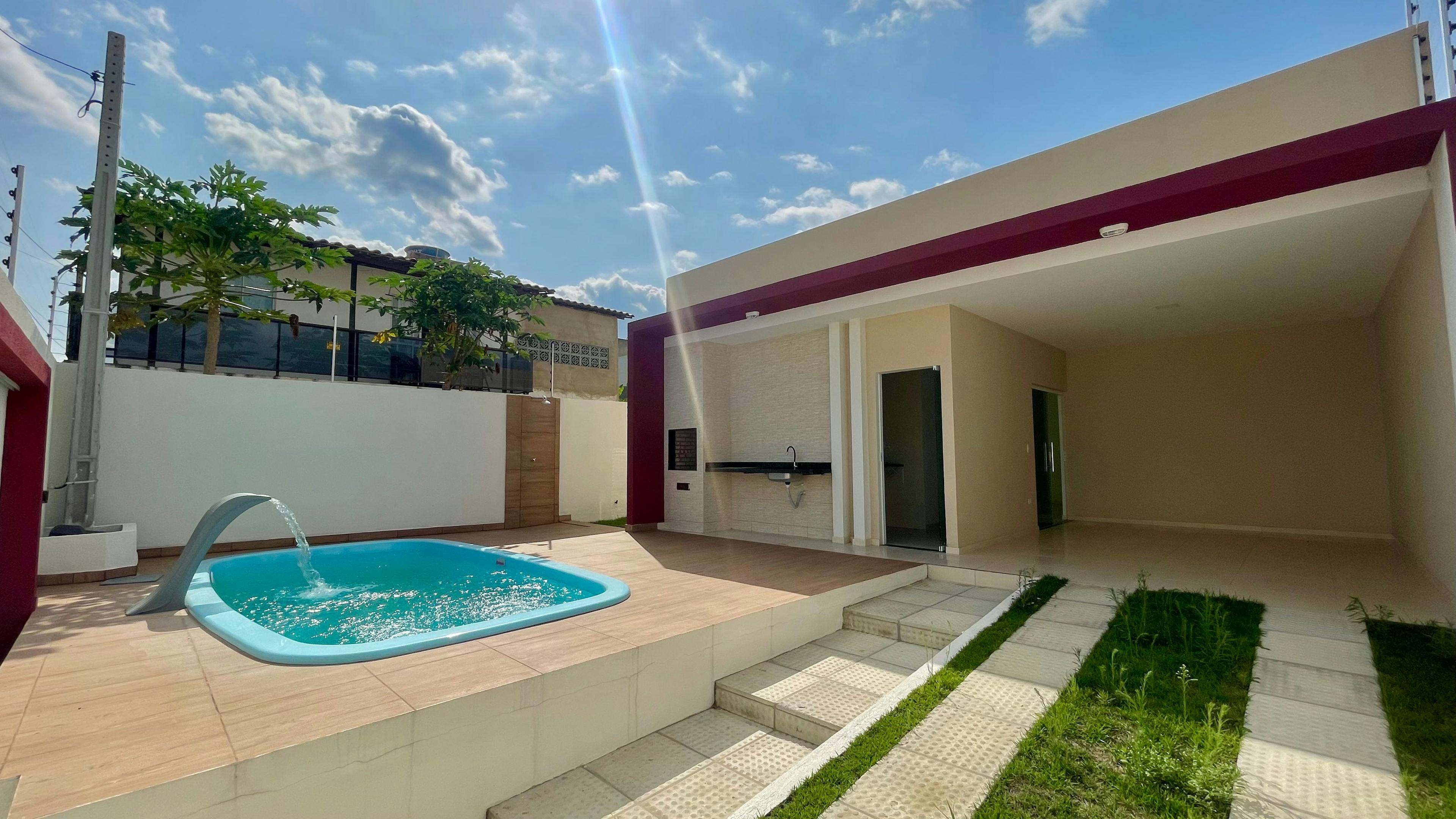 Casa com piscina e 03 quartos à venda no Riacho do Mel 